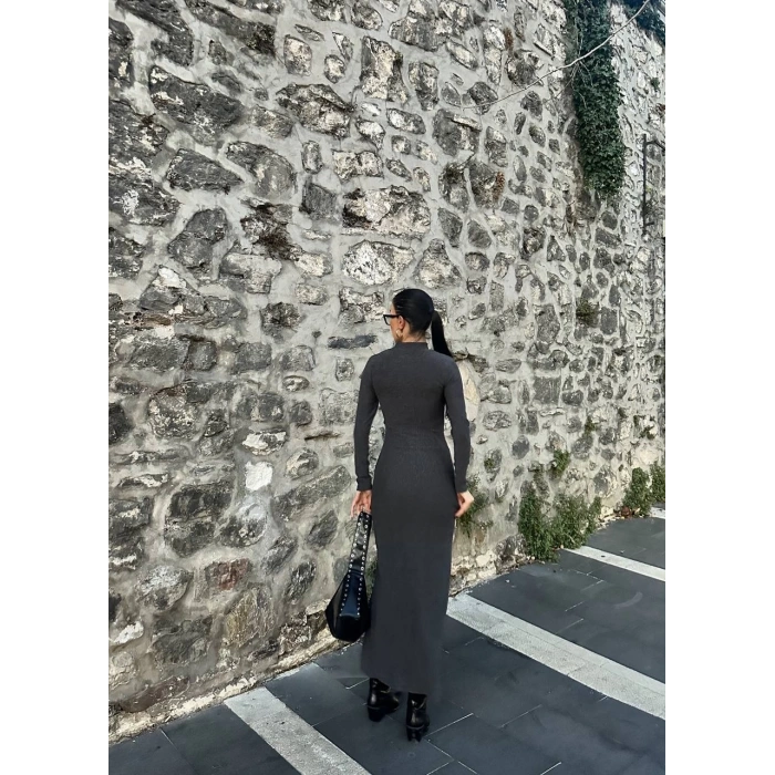 Yırtmaçlı kalın bürümcük uzun elbise siyah