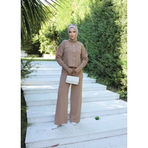 Taş düğmeli ikili triko takım vizon