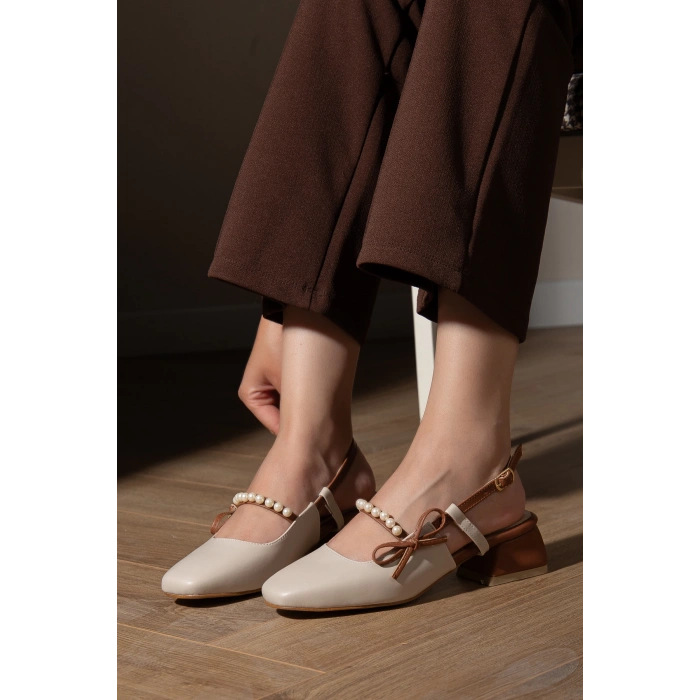 Kadın Bej Taba İncili Ve Fiyonklu Kısa Blok Topuklu Kadın Günlük Ayakkabı