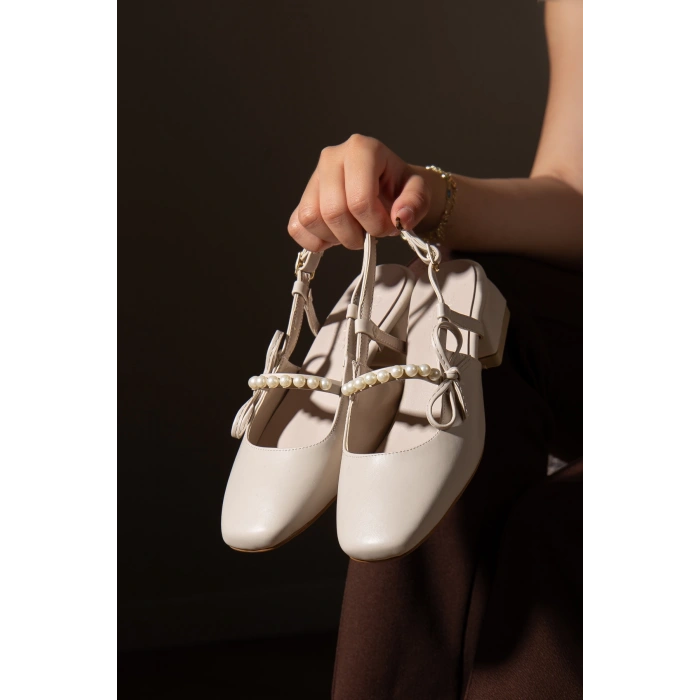 Kadın Bej, İncili Ve Fiyonklu Kısa Blok Topuklu Kadın Günlük Ayakkabı