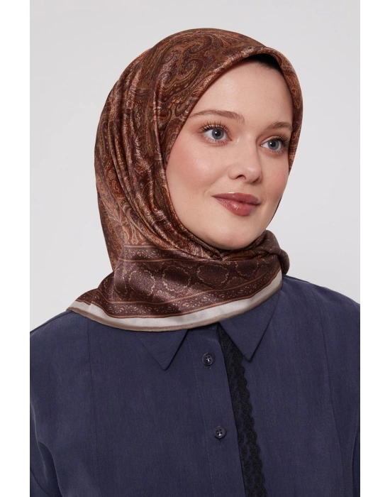 Levidor Kristal Eşarp Etnik Desen Sütlü Kahve