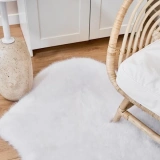 Apex Reiki Beyaz Peluş Post Şekilli Halı