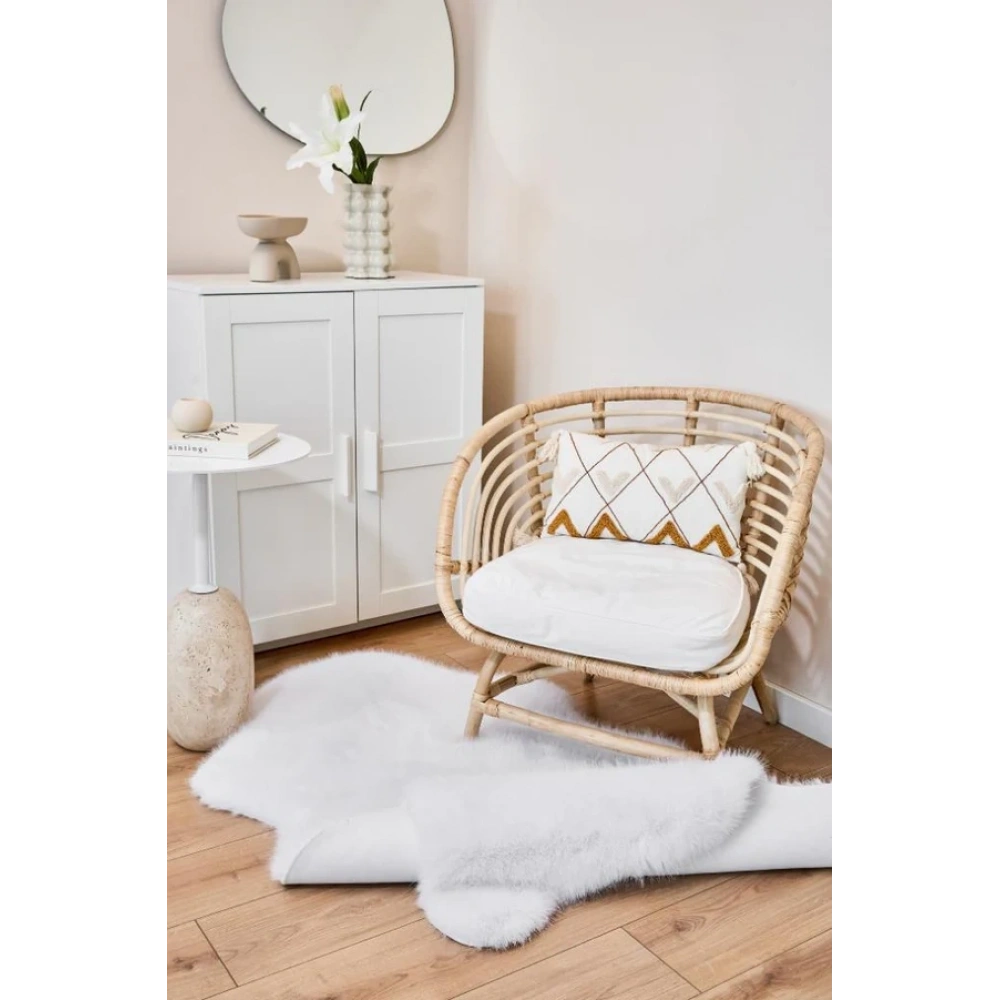 Apex Reiki Beyaz Peluş Post Şekilli Halı