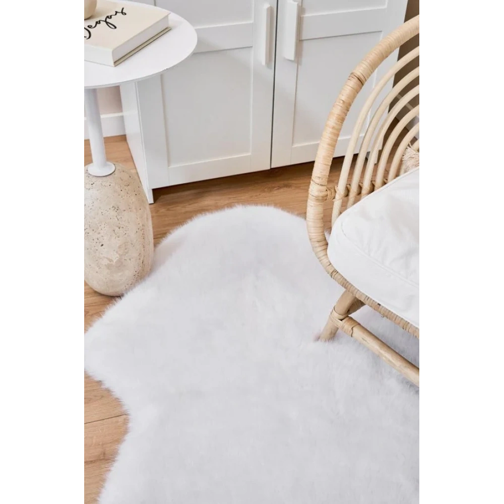 Apex Reiki Beyaz Peluş Post Şekilli Halı