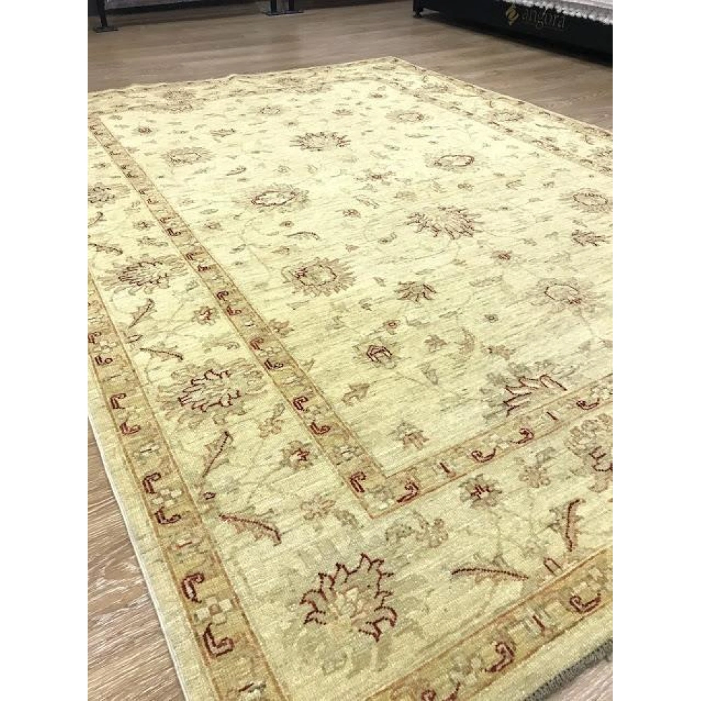 El Dokuma Uşak Halısı 175x245 4,28 M2