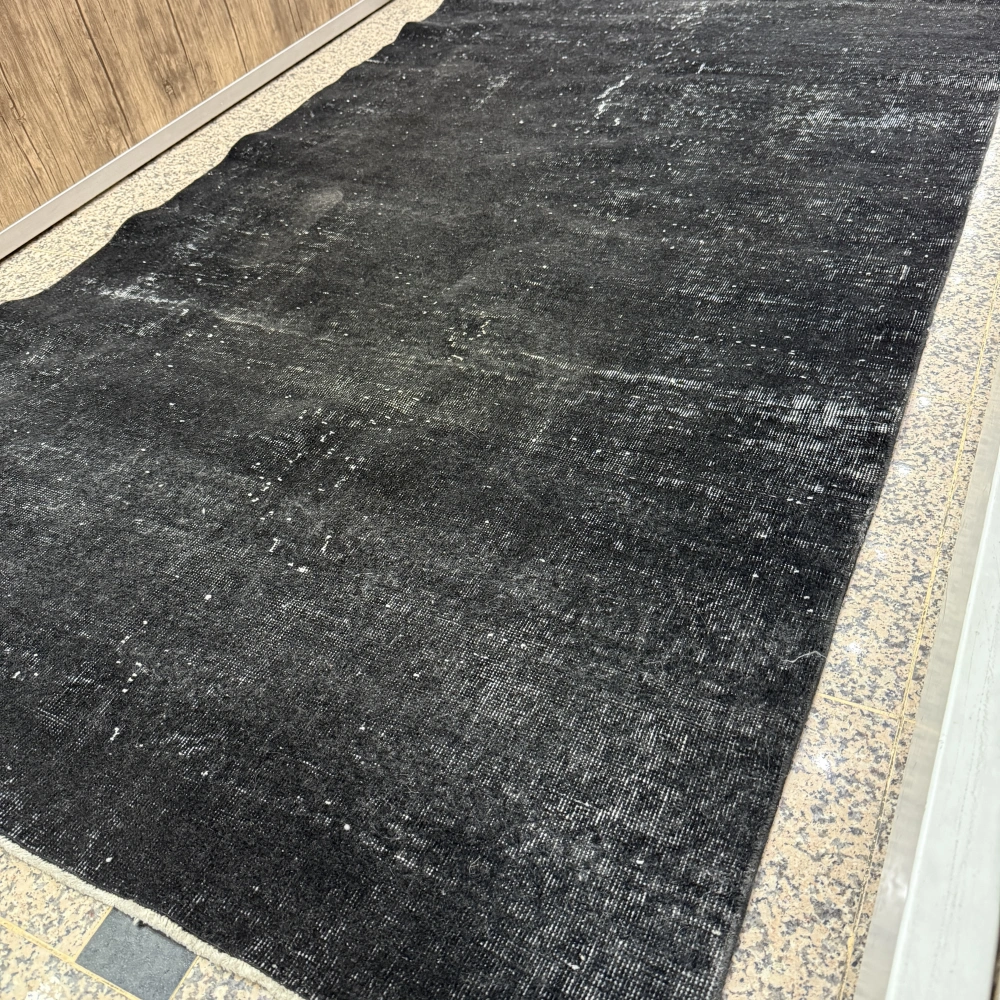 Apex Vintage 28484 Siyah 142x258 3,66 M2 Vintage Halı