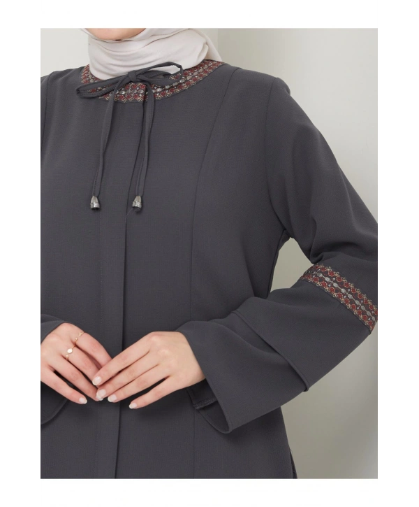 Nakış İşlemeli Büyük Beden Ferace