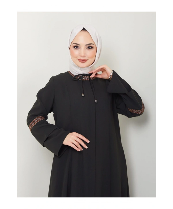 Nakış İşlemeli Büyük Beden Ferace