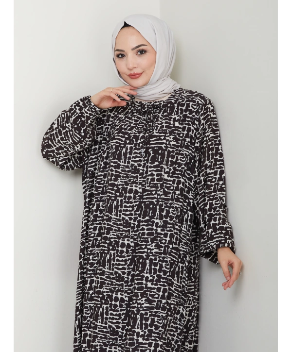 Büzgü Detaylı Rahat Kesim Anne Elbisesi - Kahverengi / E0130