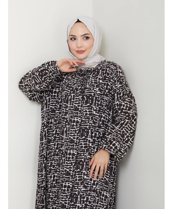 Büzgü Detaylı Rahat Kesim Anne Elbisesi - Kahverengi / E0130