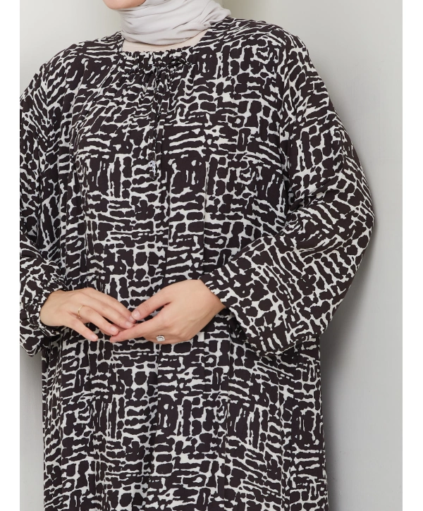 Büzgü Detaylı Rahat Kesim Anne Elbisesi - Kahverengi / E0130