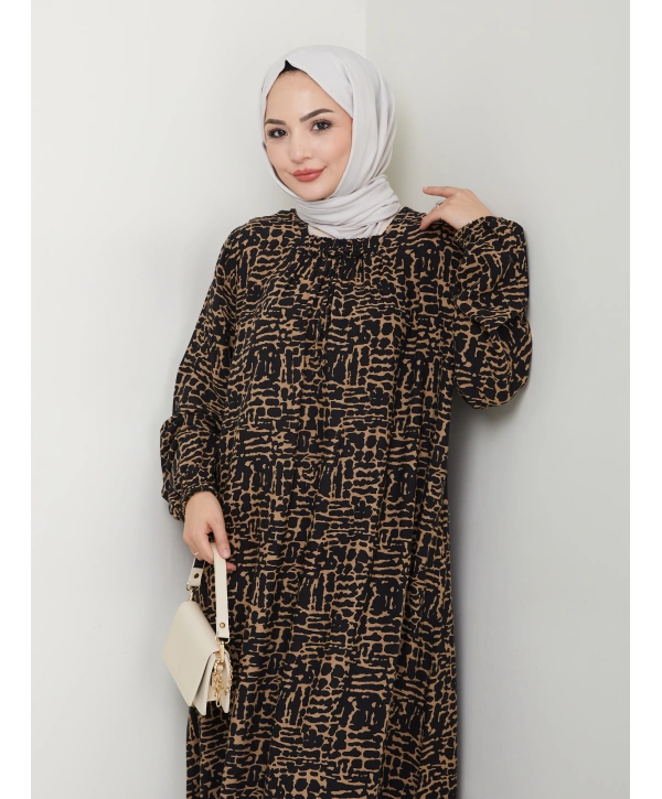 Büzgü Detaylı Rahat Kesim Anne Elbisesi - Siyah/Taba / E0130