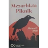 Mezarlıkta Piknik