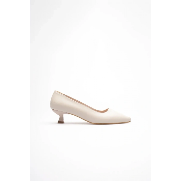 Bej Kadın Günlük Kısa Topuklu Stiletto Ayakkabı TR20MS03B