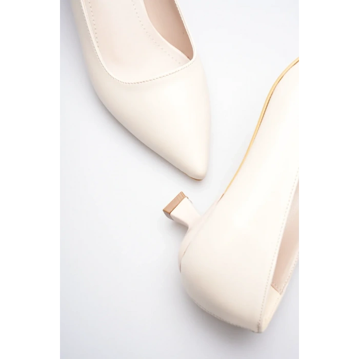 Bej Kadın Günlük Kısa Topuklu Stiletto Ayakkabı TR20MS03B