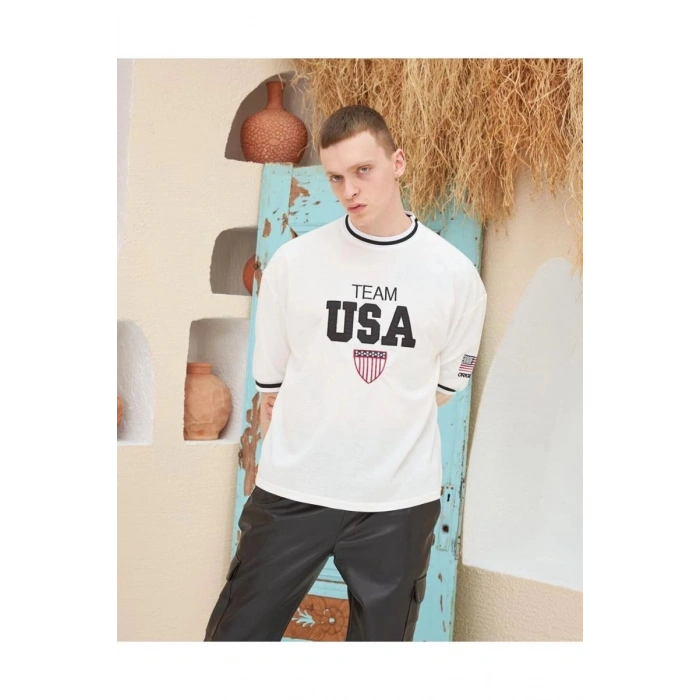 Erkek Bisiklet Yaka Tişört Nakış İşlemeli Kısa Kol Oversize T-Shirt - Beyaz