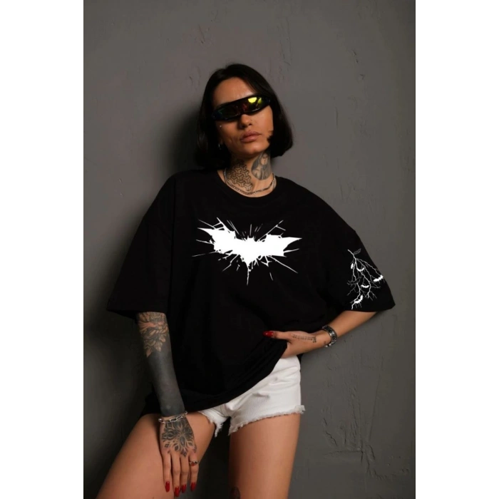 Kadın Bisiklet yaka tişort Ön ve Kol Yarasa Baskılı T-shirt - Siyah
