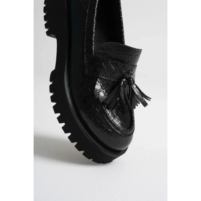 Kadın Günlük Siyah Kroko Baskılı Loafer Ayakkabı TR10MS03G