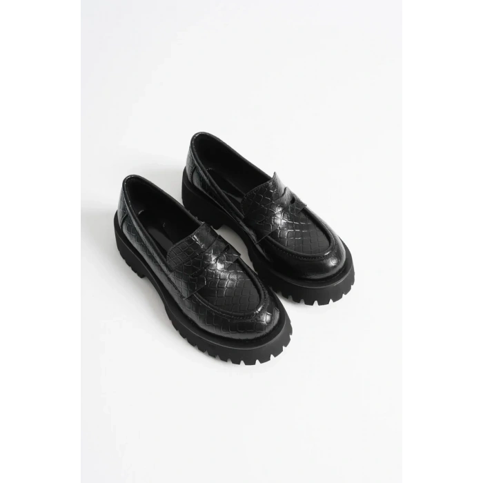 Kadın Günlük Siyah Kroko Loafer Ayakkabı TR10MS02G