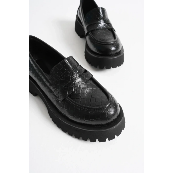 Kadın Günlük Siyah Kroko Loafer Ayakkabı TR10MS02G