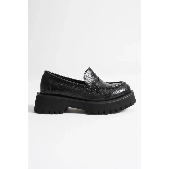 Kadın Günlük Siyah Kroko Loafer Ayakkabı TR10MS02G