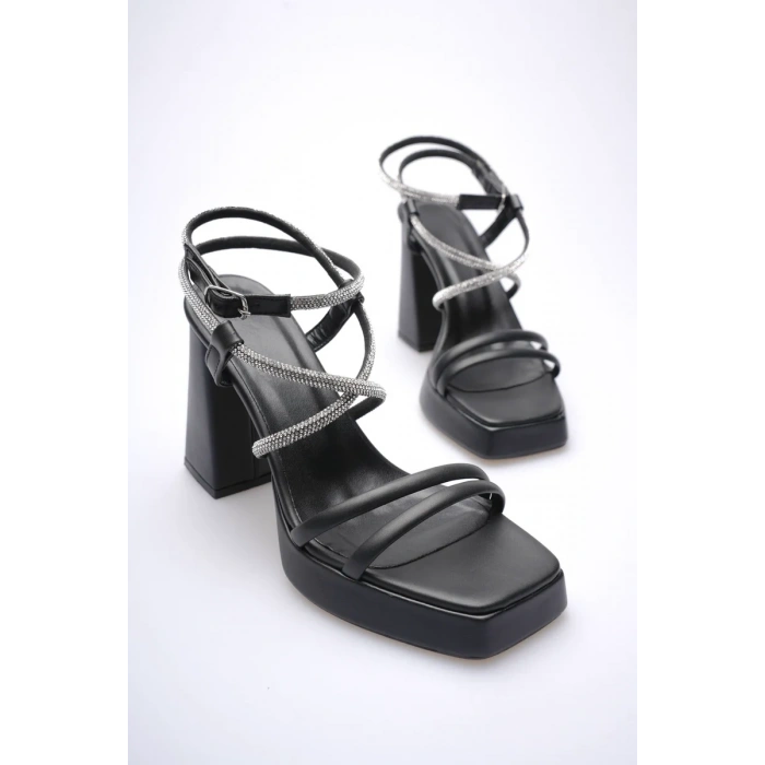 Kadın Siyah Topuklu Sandalet TR12MY02A