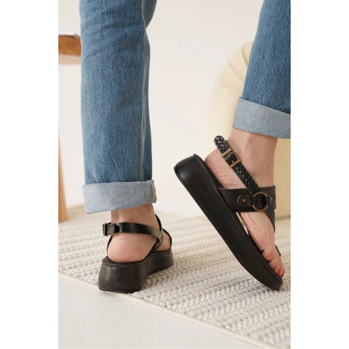 Siyah Hakiki Deri Sandalet TR31MY64A