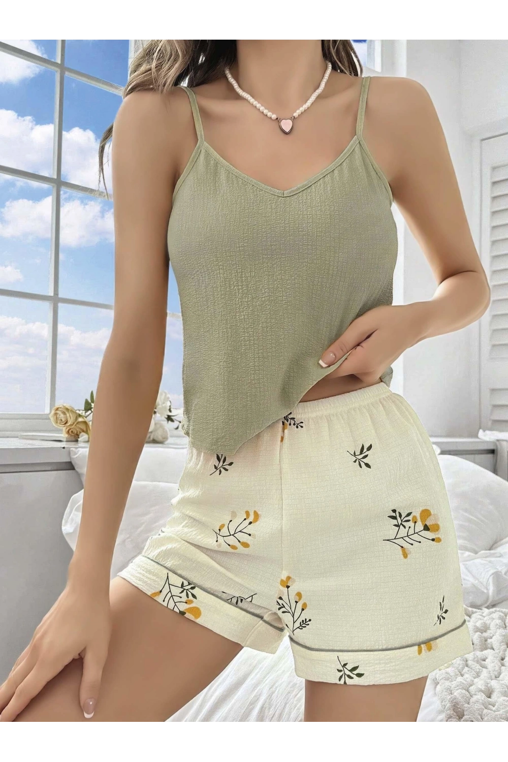 Kadın Ekru Çiçek Baskılı Şortlu Gecelik Pijama Takımı 5099