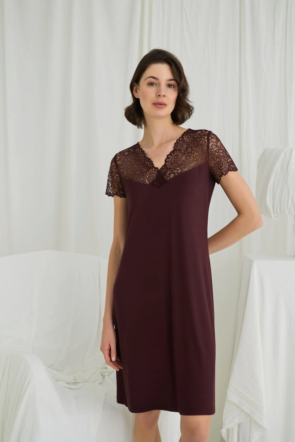 Kısa Kollu ve Dantelli V Yaka Gecelik - KLBN30843
