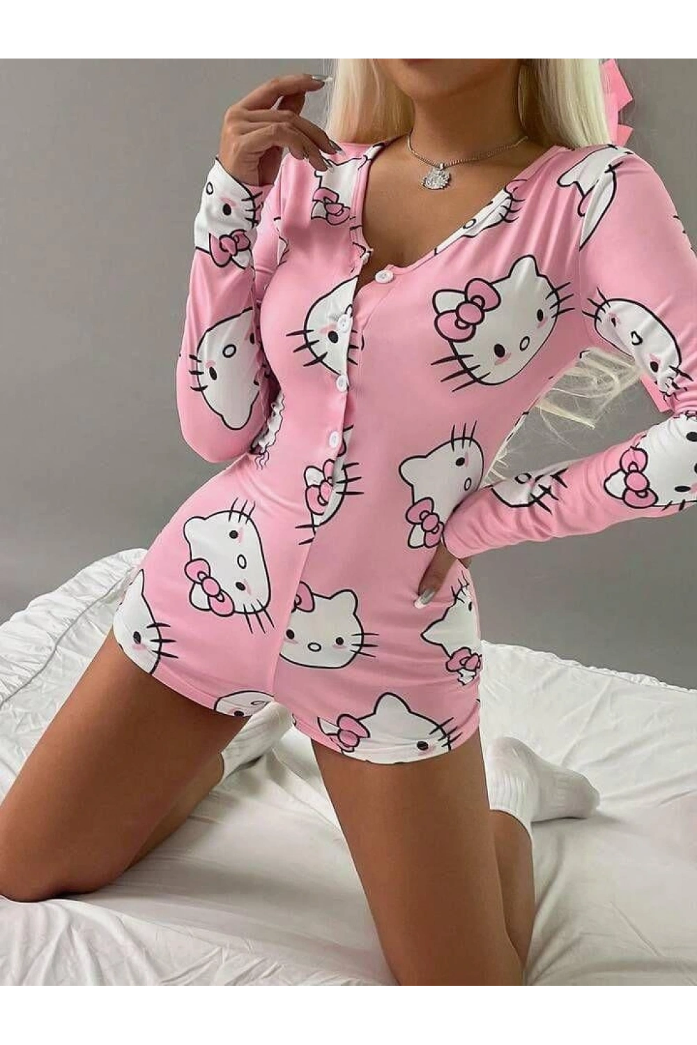 Pamuklu Hello Kitty Desenli Düğmeli Uzun Kol Tulum Pijama - Pembe - KLBN28730