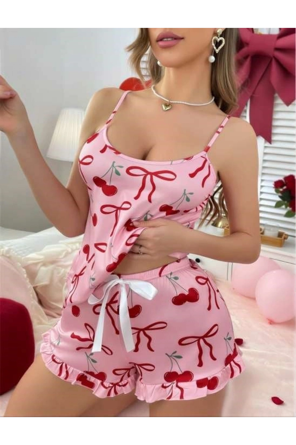 Üstüne Kiraz Desenli Askılı Şortlu Pijama Takımı - Pembe - KLBN31228