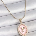 316L Çelik Gold Renk Zincir Pembe Mineli İncli Zirkon Taşlı Çiçek İşlemeli Portre Model Kadın Kolye - Lisinya