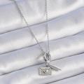 316L Çelik Gümüş Renk Kalp Detay Mektup Figür Charm Model Kadın Kolye