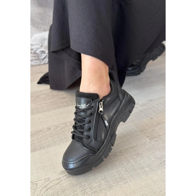 Elwa Siyah Cilt Bağcıklı Spor Ayakkabı - Lisinya