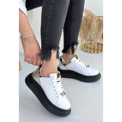 Jista Beyaz Cilt Siyah Tabanlı Bağcıklı Spor Ayakkabı