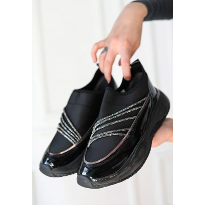 Keita Siyah Rugan Streç Detaylı Siyah Tabanlı Spor Ayakkabı - Lisinya