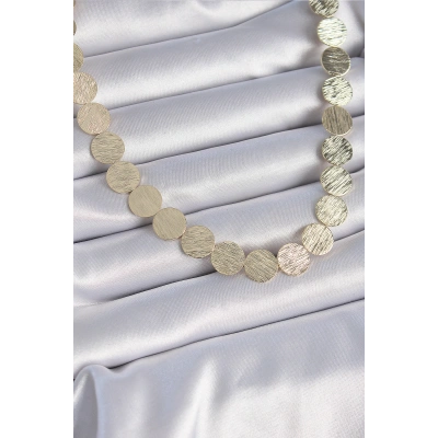 Pirinç Gold Renk Daire Plaka Model Kadın Kolye