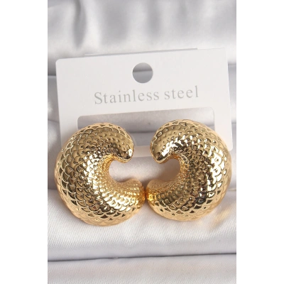 Pirinç Gold Renk Yılan Sırtı İşlemeli Yarım Halka Model Kadın Küpe