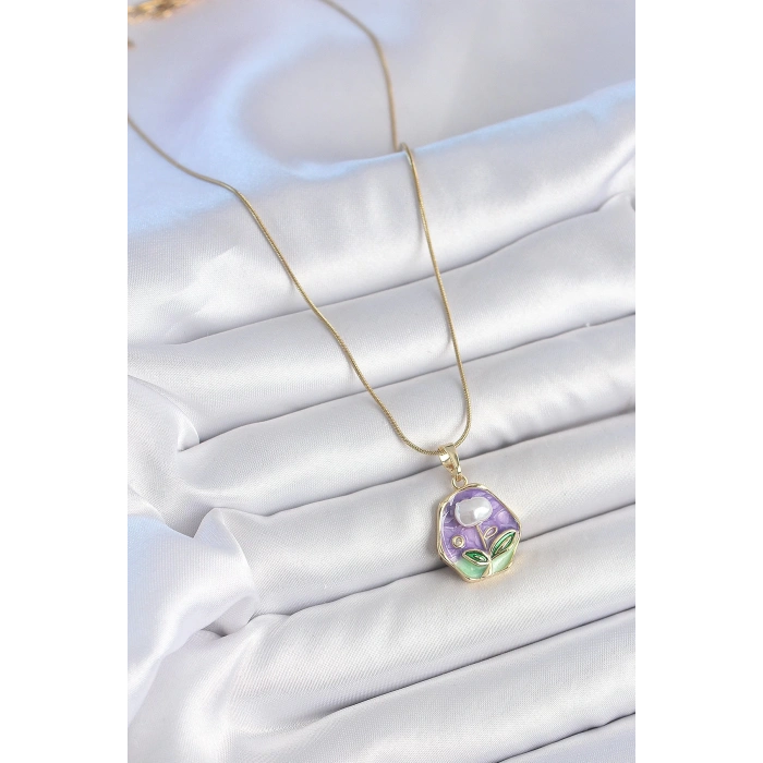 316L Çelik Gold Renk Zincir Mor Çiçek İşlemeli İnci Detay Portre Model Kadın Kolye