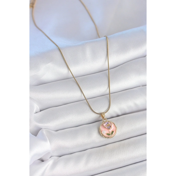 316L Çelik Gold Renk Zincir Pembe Minimal Çiçek İşlemeli İnci Detay Portre Model Kadın Kolye