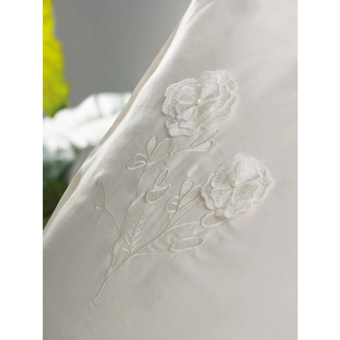 3D Nakışlı Çift Kişilik Saten Nev Takımı Pure Ekru