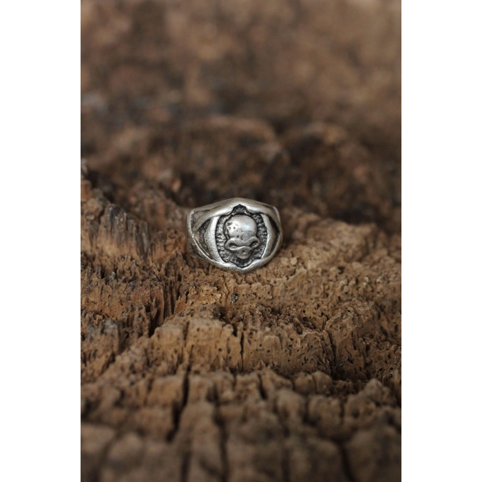 Ayarlanabilir Kuru Kafa Tasarımlı Erkek Yüzük - Lisinya