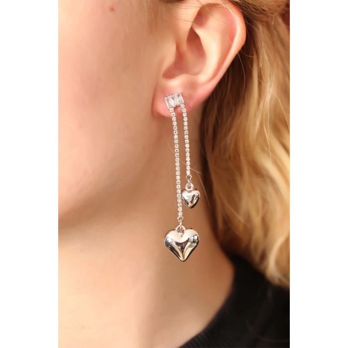 Çelik Gümüş Renk Taşlı Bombeli Kalp Tasarımlı Uzun Küpe