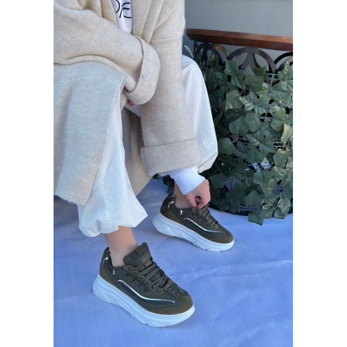 Imkea Yeşil Süet Gümüş Detaylı Spor Ayakkabı