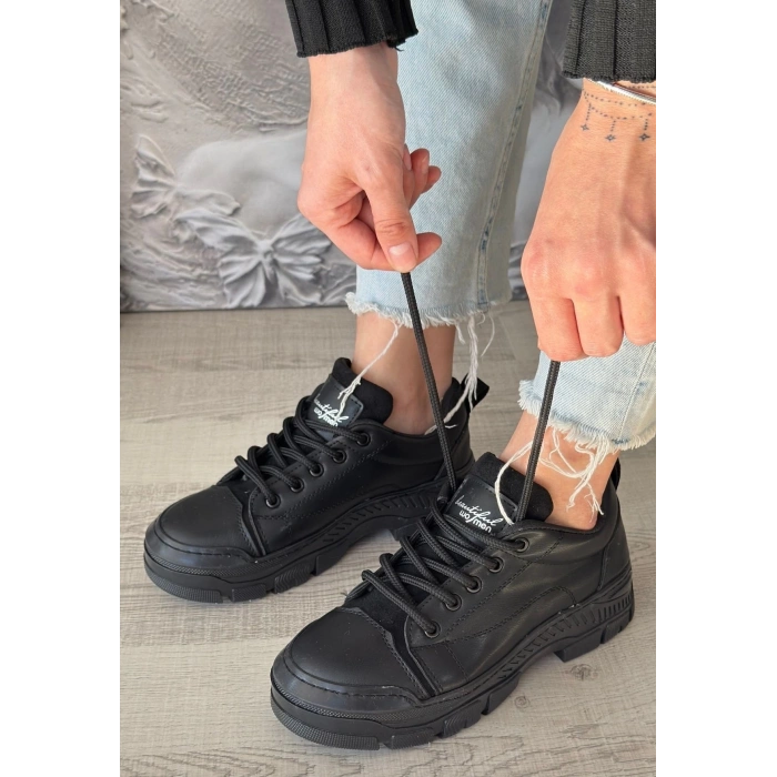 Jule Siyah Cilt Bağcıklı Spor Ayakkabı - Lisinya