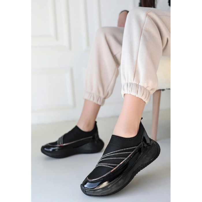 Keita Siyah Rugan Streç Detaylı Siyah Tabanlı Spor Ayakkabı - Lisinya