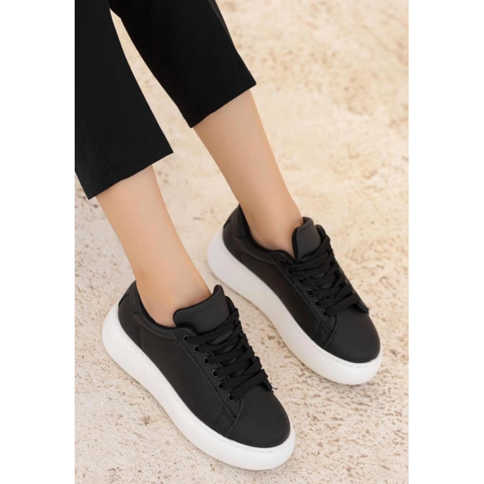 Nommi Siyah Cilt Bağcıklı Spor Ayakkabı