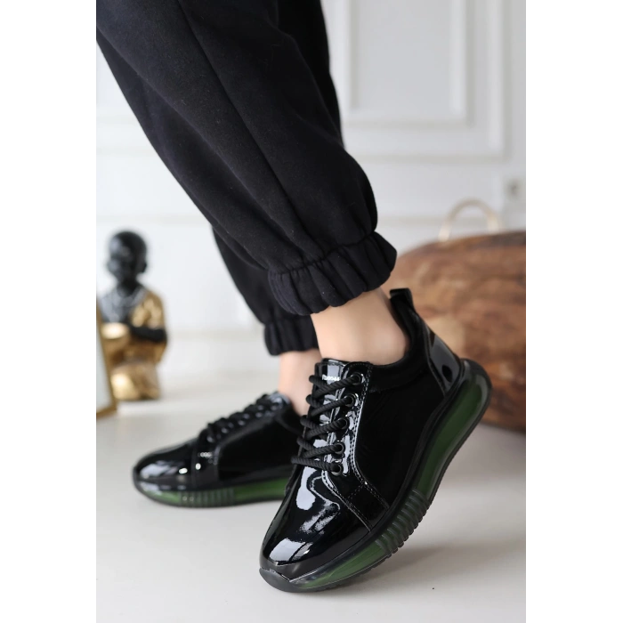 Piona Siyah Rugan Yeşil Tabanlı Spor Ayakkabı - Lisinya