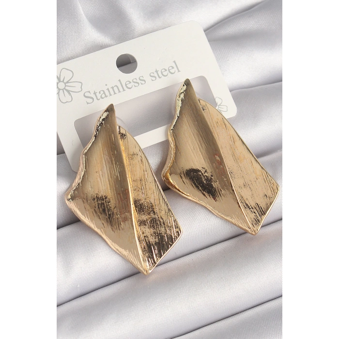 Pirinç Gold Renk İşlemeli Kare Plaka Model Kadın Küpe - Lisinya