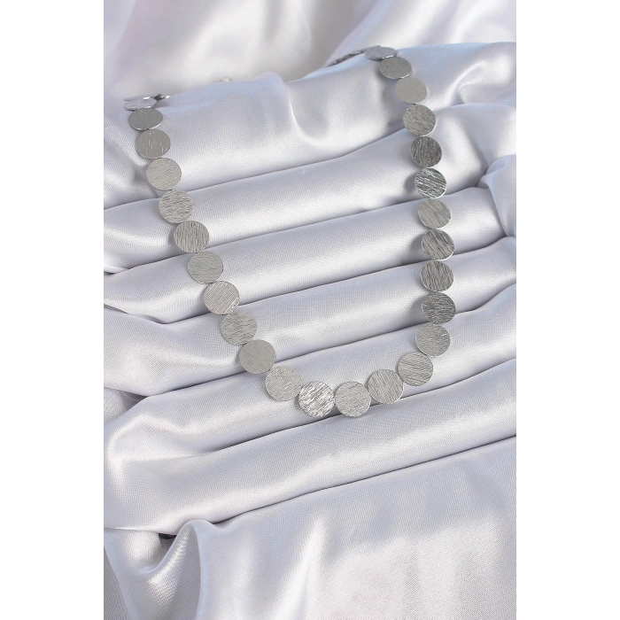 Pirinç Gümüş Renk Daire Plaka Model Kadın Kolye